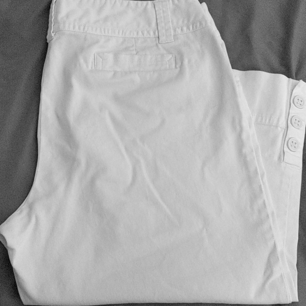 White Rafaella Woman Size 18w Capris